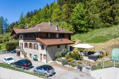 Maison individuelle de 2 appartements avec une vue panoramique à vendre à Huémoz / Villars-sur-Ollon