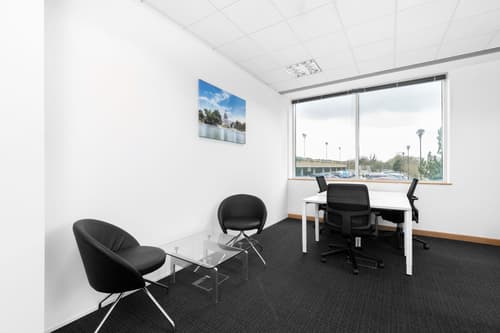 Voll ausgestatteter privater Büroraum für Sie und Ihr Team in Regus City Centre Stockerhof