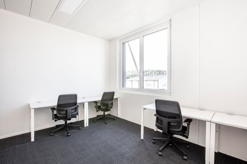 Voll ausgestatteter privater Büroraum für Sie und Ihr Team in Regus Lipo Park