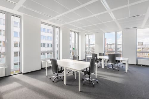 All-inclusive-Zugang zu professionellen Büroräumen für 10 Personen in Regus Andreaspark