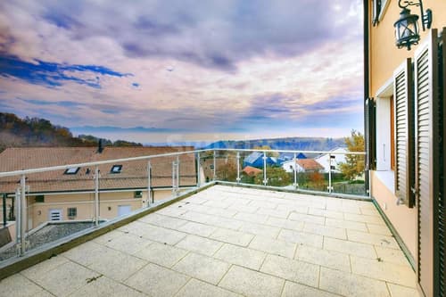 Duplex 3ch bureau avec grande terrasse - vue impressionante sur lac et Mont Blanc