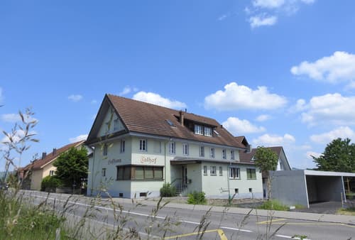 Wohnhaus / Bauland im Herzen von Althäusern