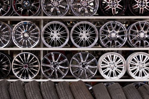 Valais : Entreprise pièces détachées auto à vendre