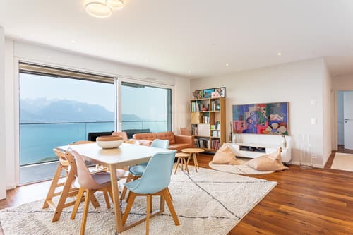 Bel appartement moderne avec vue panoramique sur le Lac