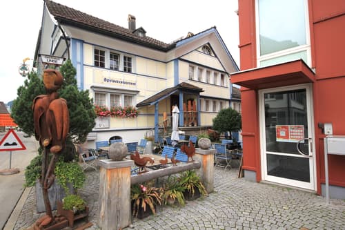 Geschichtsträchtiges Appenzellerhaus (Restaurant Linde) mitten im Dorfkern