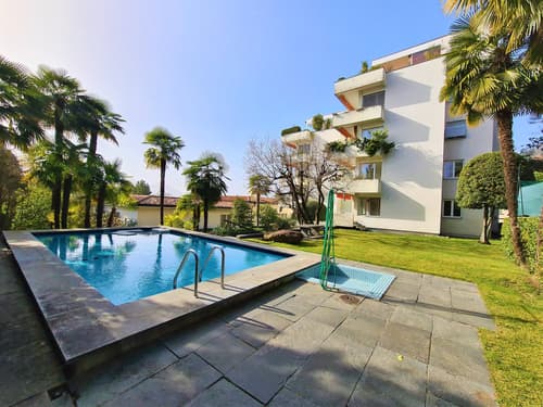 Elegante appartamento in posizione tranquilla e soleggiata, con piscina e posteggio