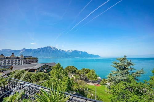 Stunning ROOFTOP Apartment in the heart of Montreux!