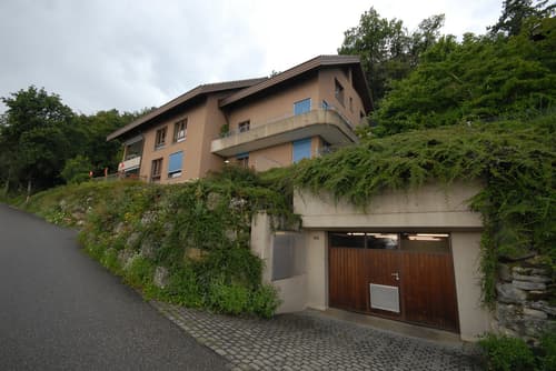 A vendre à Tüscherz-Alfermée appartement attique de 5.5 pièces avec vue sur le lac de Bienne