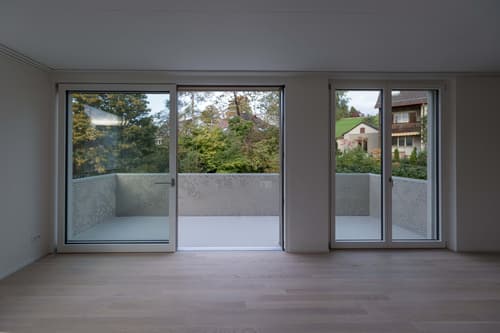 Helle, moderne 2 ½-Zimmer-Wohnung mit Balkon (1)