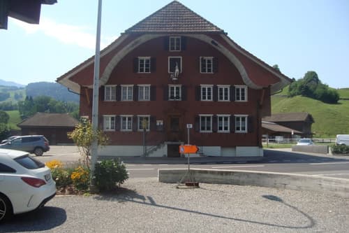 Frontansich Gasthaus gegen Kantonsstrasse
