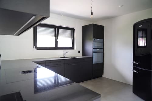 125 m2 allseitig besonnter Wohntraum in kleinerem MFH in Lausen (1)