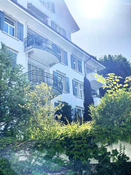 Stilvolle und elegante Wohnung ruhig oberhalb Römerhof, Eigentumsstandard mit Traumküche und -balkon (1)