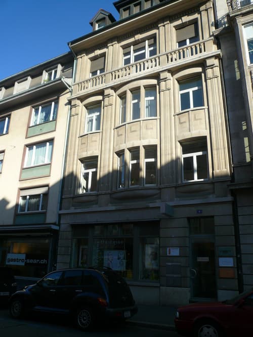 Helle Praxis-/Büroräume (75 m2) in Jugendstilhaus (1)