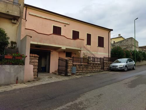Einfamilienhaus in Cossoine (Sardinien) (1)