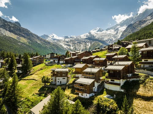 Luxurious Family Chalet With Stunning Views in Sunniest Part of Saas Fee (1)