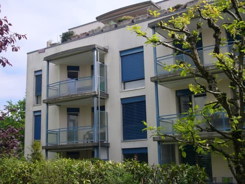 Gemütliche 4,5 Zi-Wohnung mit 2 grosszügigen Balkonen im Grünen (1)