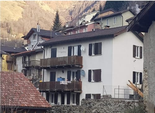 Mehrfamilienhaus in Bogno (Tessin, Schweiz) (1)