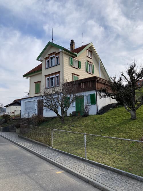 Einfamilienhaus mit einer super Weitsicht auf den Bodensee zu verkaufen (1)