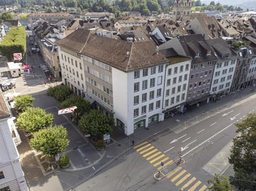 Altstadt von Winterthur: Ladenlokal in Ärztehaus