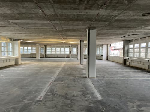 Revitalisiertes Verwaltungsgebäude offen für verschiedene Nutzungen bis 4'535 m2 in Rickenbach / SO