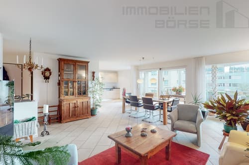 Grosszügige 4.5 Zimmer Wohnung mit Balkon an ruhiger Lage in Ruswil