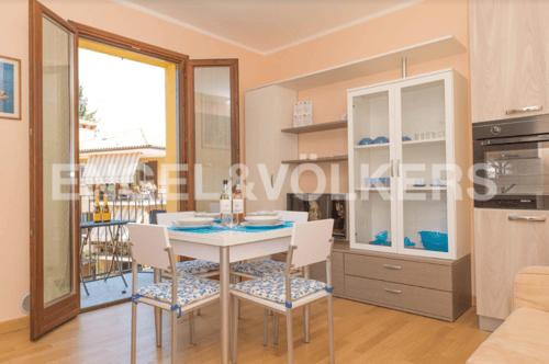 NEW FIRST-FLOOR-APARTMENT IN STRESA CENTRE