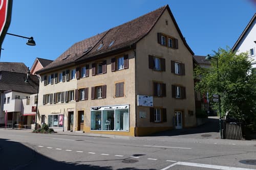"Haus zur Schmitte"- Geschäfts- und Wohnhaus in Aesch