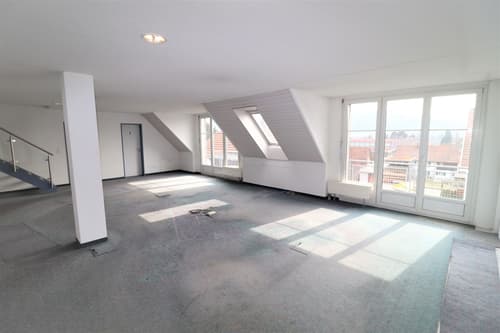 Büroräume und/oder Wohnen 225 m2 - an Top-Lage zentral in Hägendorf