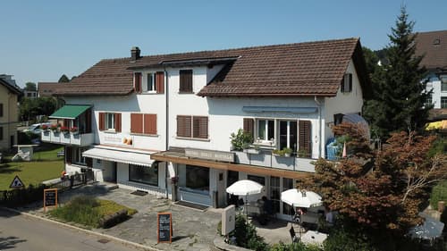 Wohnhaus mit Gastronomie-Betrieb an sehr zentraler Lage in Hinwil!