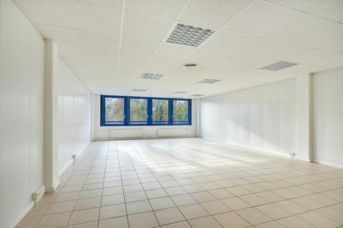 Bureau de 68 m2 à Mies