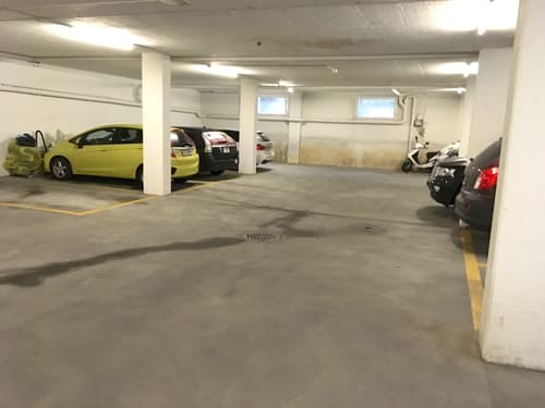 Einstellhallenparkplatz