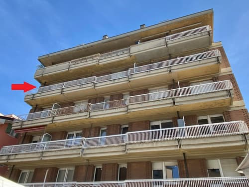 Großzügige Wohnung im Zentrum von Luino mit 3 Balkonen, Garage und Seeblick