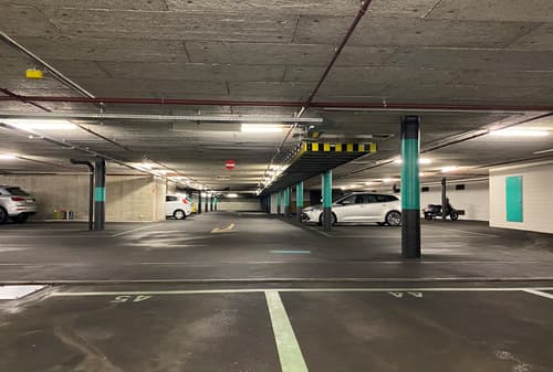 Parkplätze in privater Tiefgarage