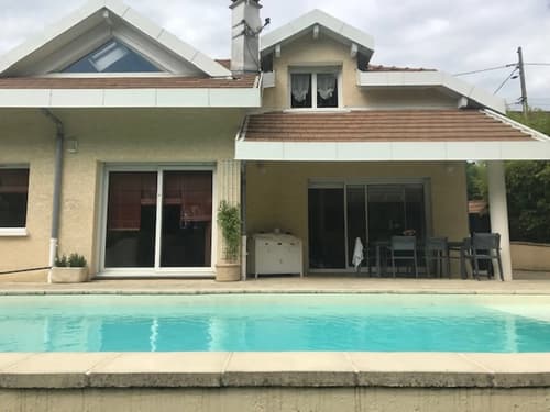 Möbliertes Haus mit Schwimmbad in Gaillard ab sofort zu vermieten