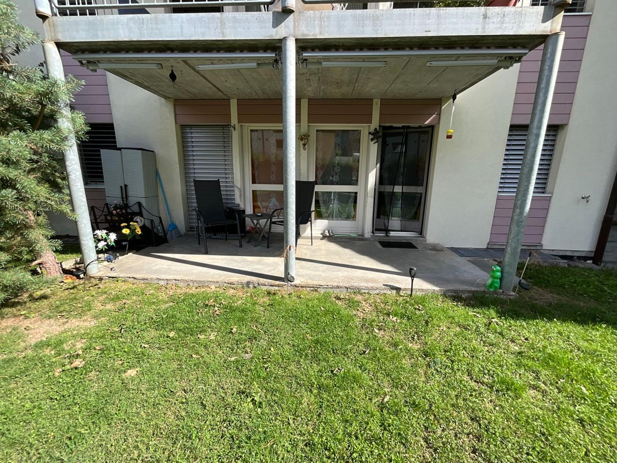 Ampio appartamento di 4,5 locali con ter..., La Voirde 19, CHF 1470