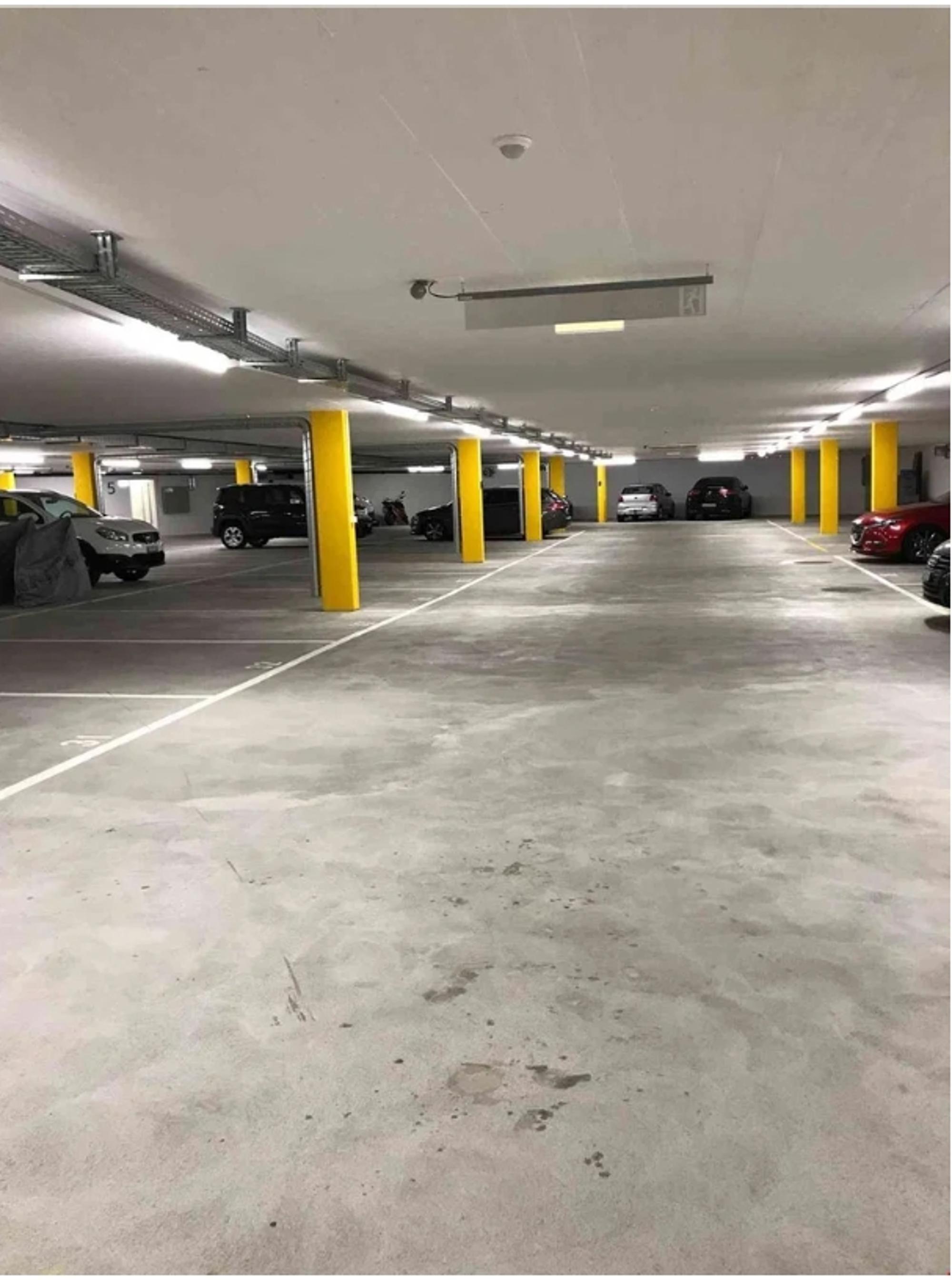 Parcheggi per noleggio auto/moto ad Aarburg