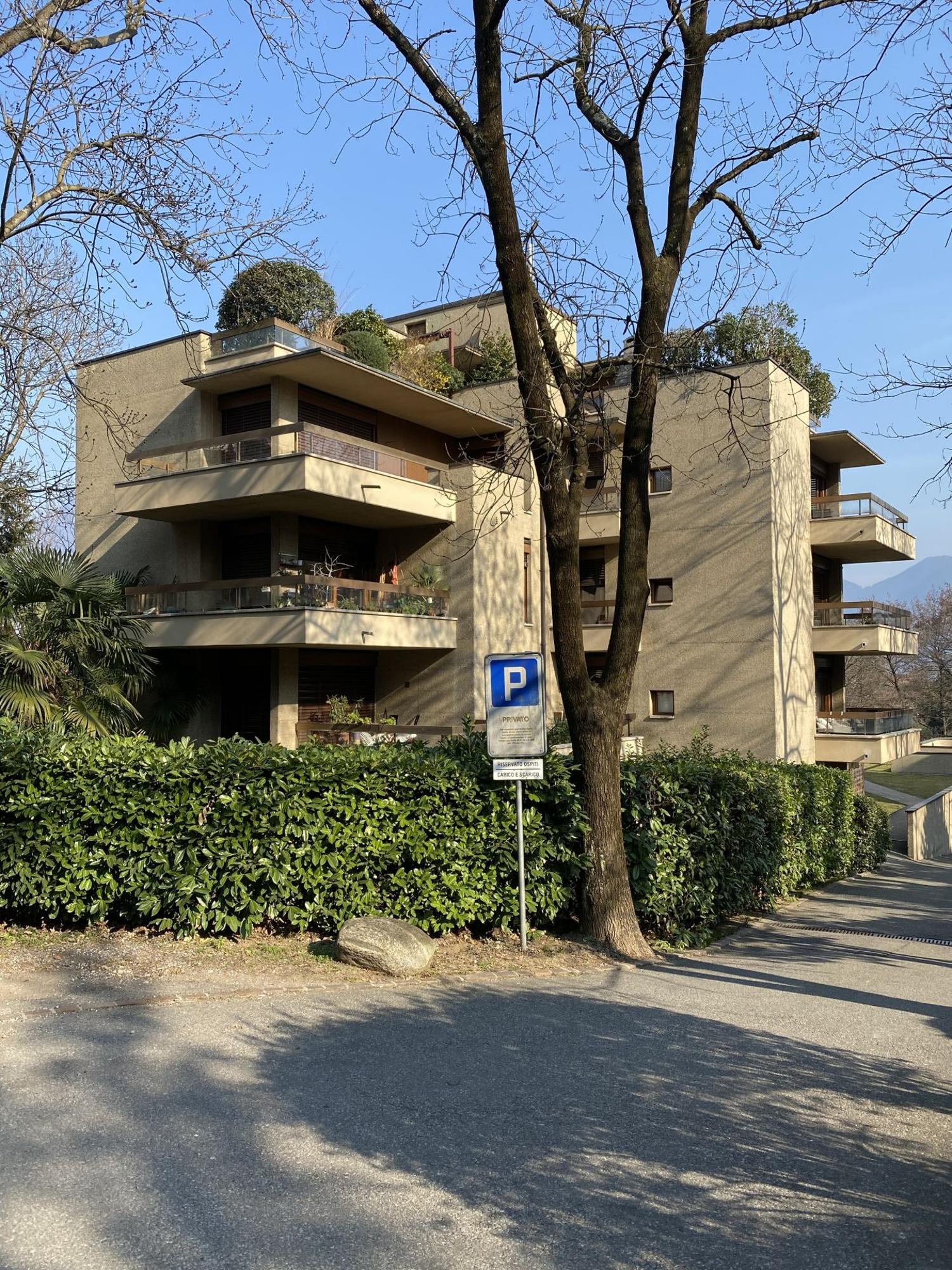Deposito Magazzino Di 300 Mq Via Ponte Tresa 7 Homegate ch