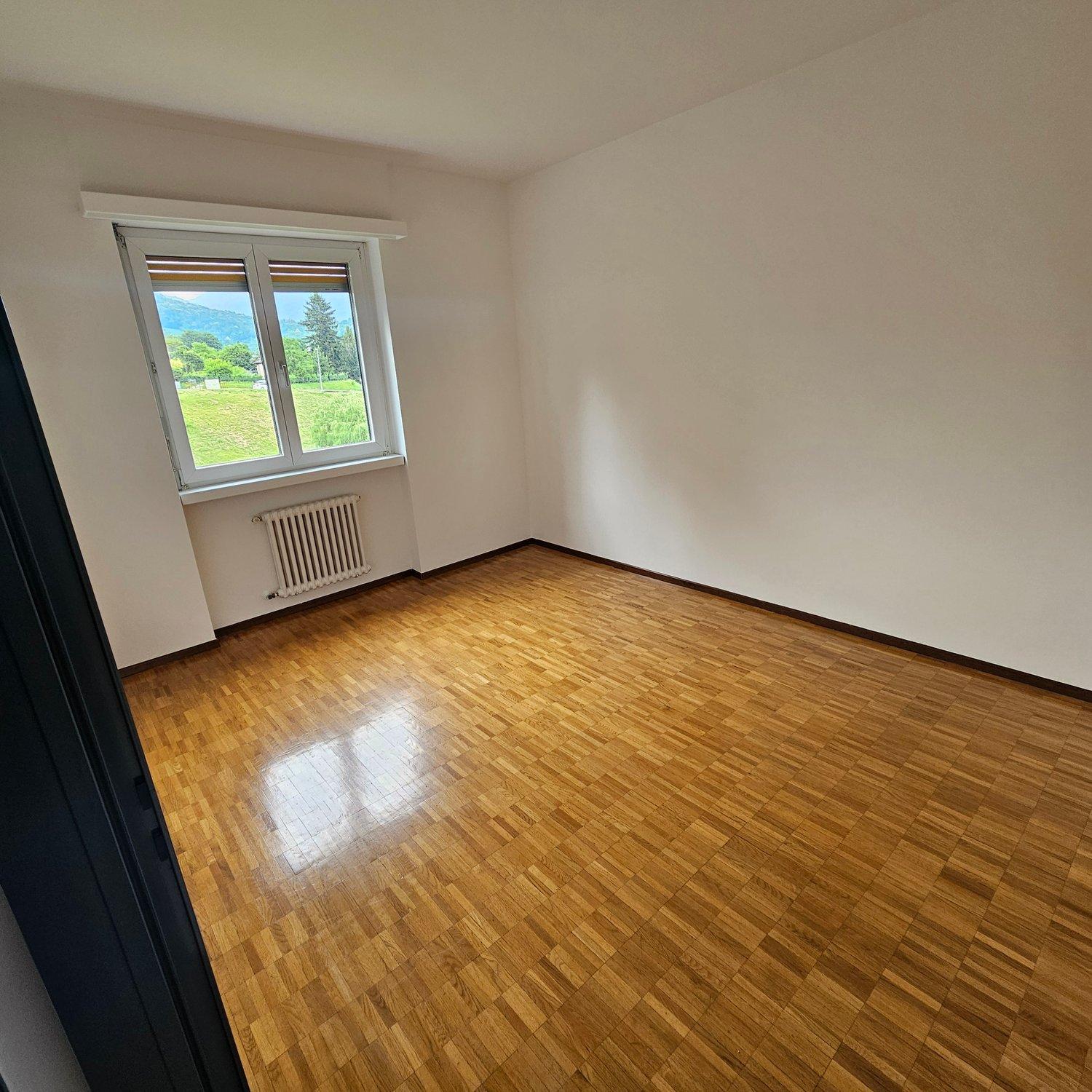 Luminoso appartamento di 3.5 locali con balcone a Manno