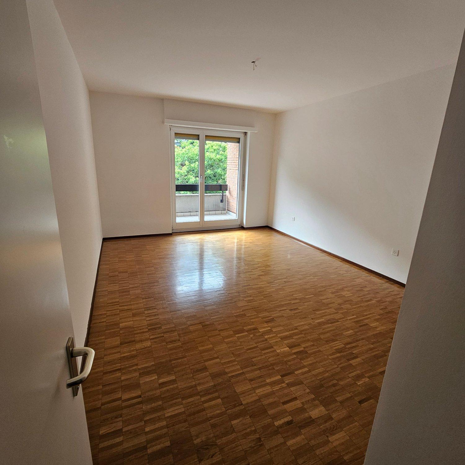 Luminoso appartamento di 3.5 locali con balcone a Manno