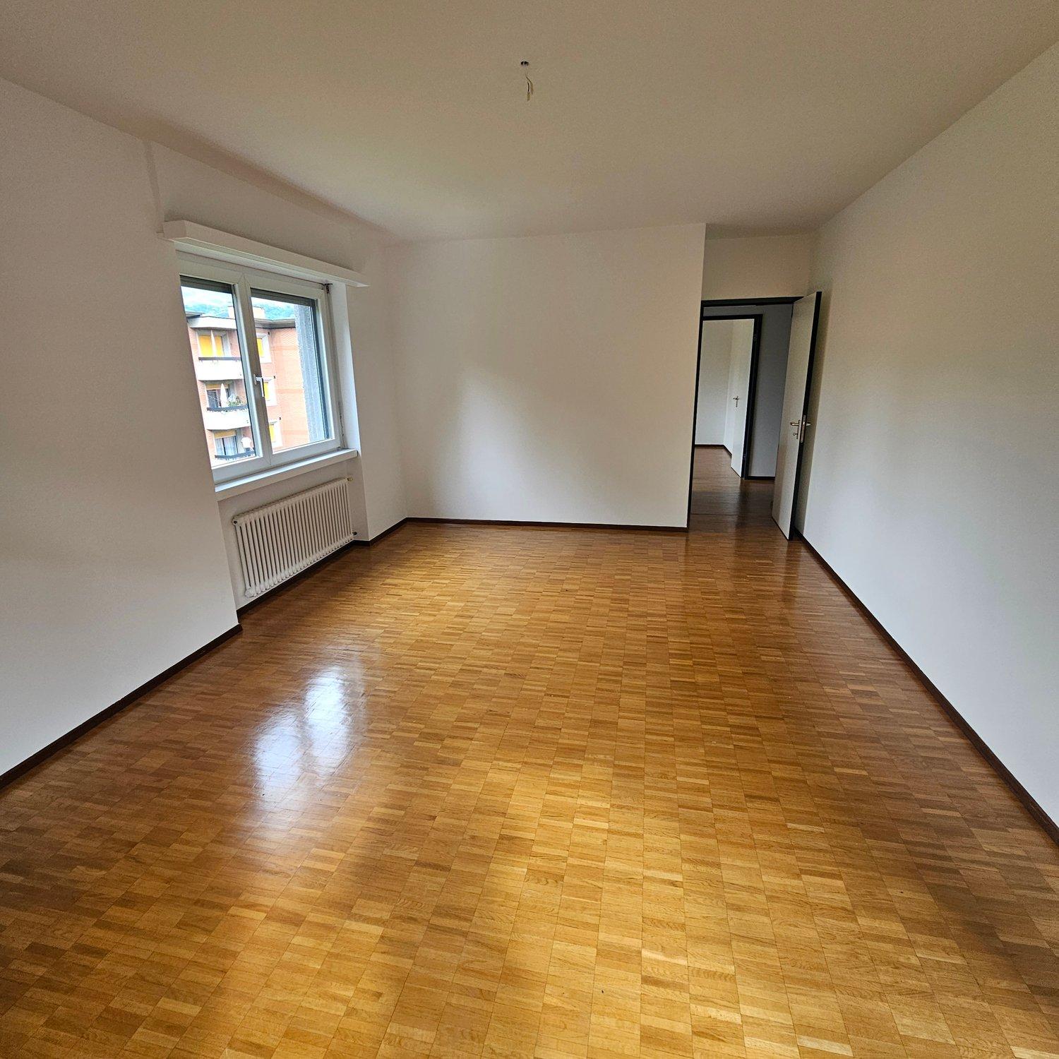 Luminoso appartamento di 3.5 locali con balcone a Manno