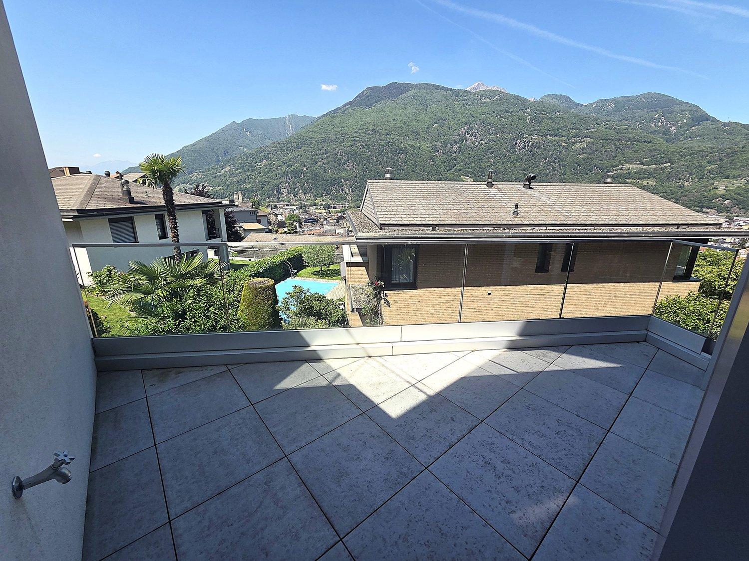 Appartamento moderno di 4.5 locali con vista panoramica a Bellinzona/Daro