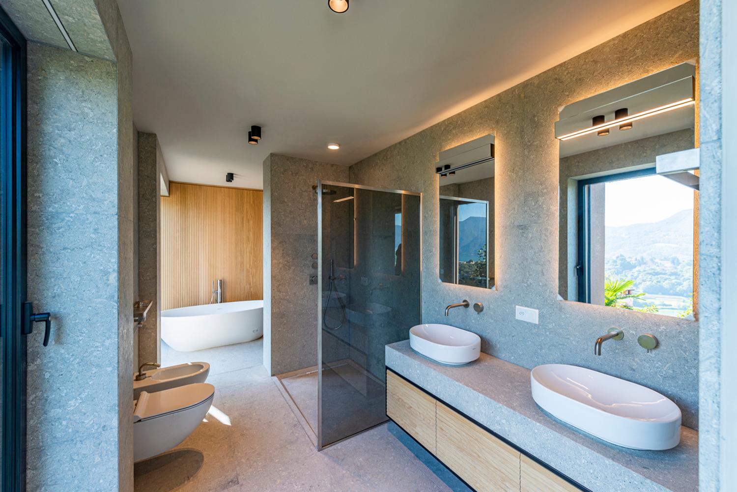 Villa Moderna con design unico e vista lago