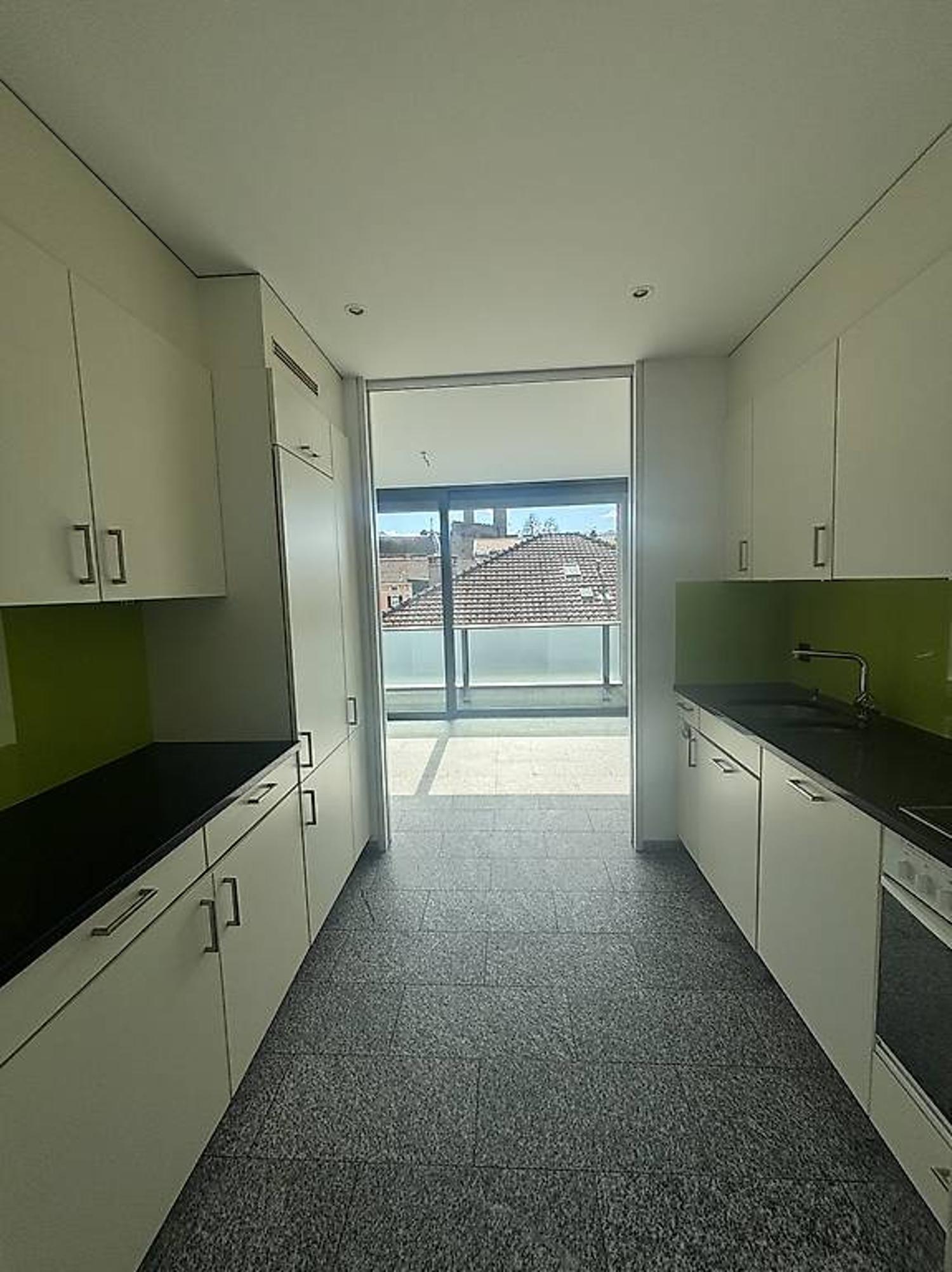 AFFITTASI SPLENDIDO DUPLEX DI 4.5 LOCALI – BELLINZONA CENTRO