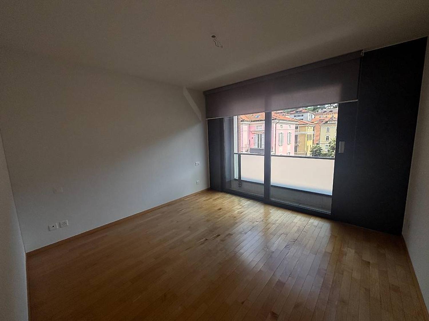 AFFITTASI SPLENDIDO DUPLEX DI 4.5 LOCALI – BELLINZONA CENTRO