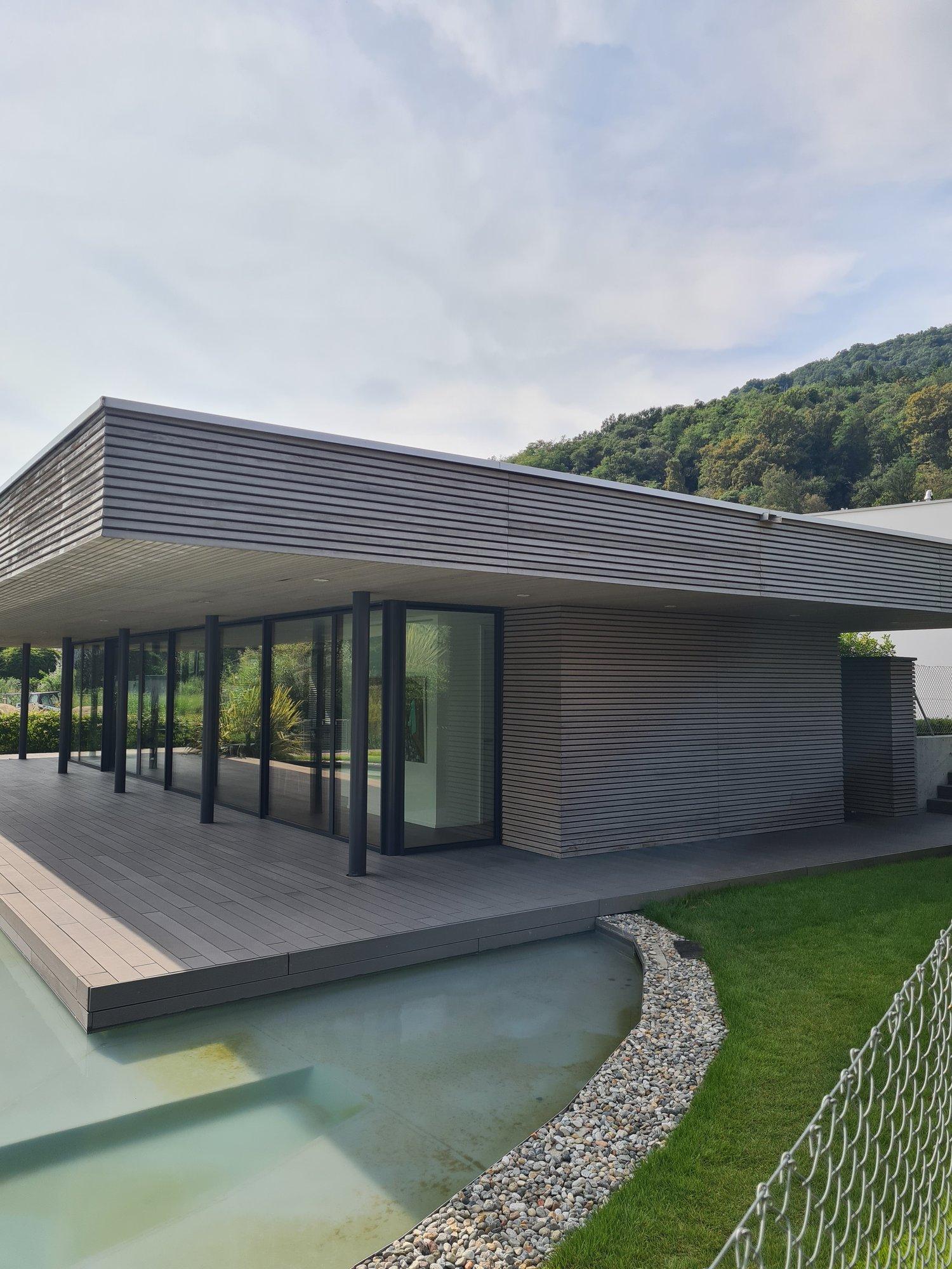 Casa moderna con piscina a Caslano – Disponibile subito