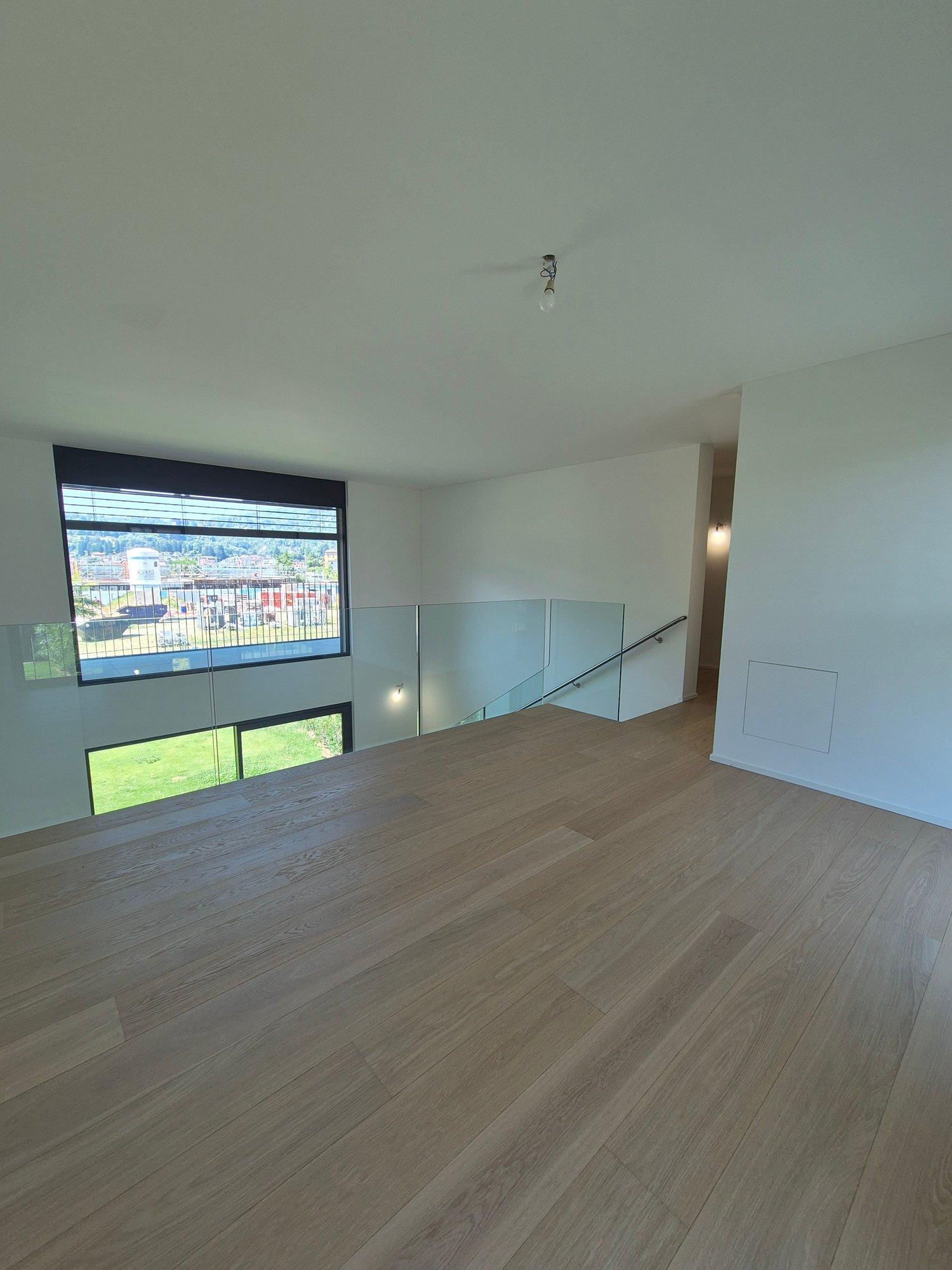 Casa moderna con piscina a Caslano – Disponibile subito