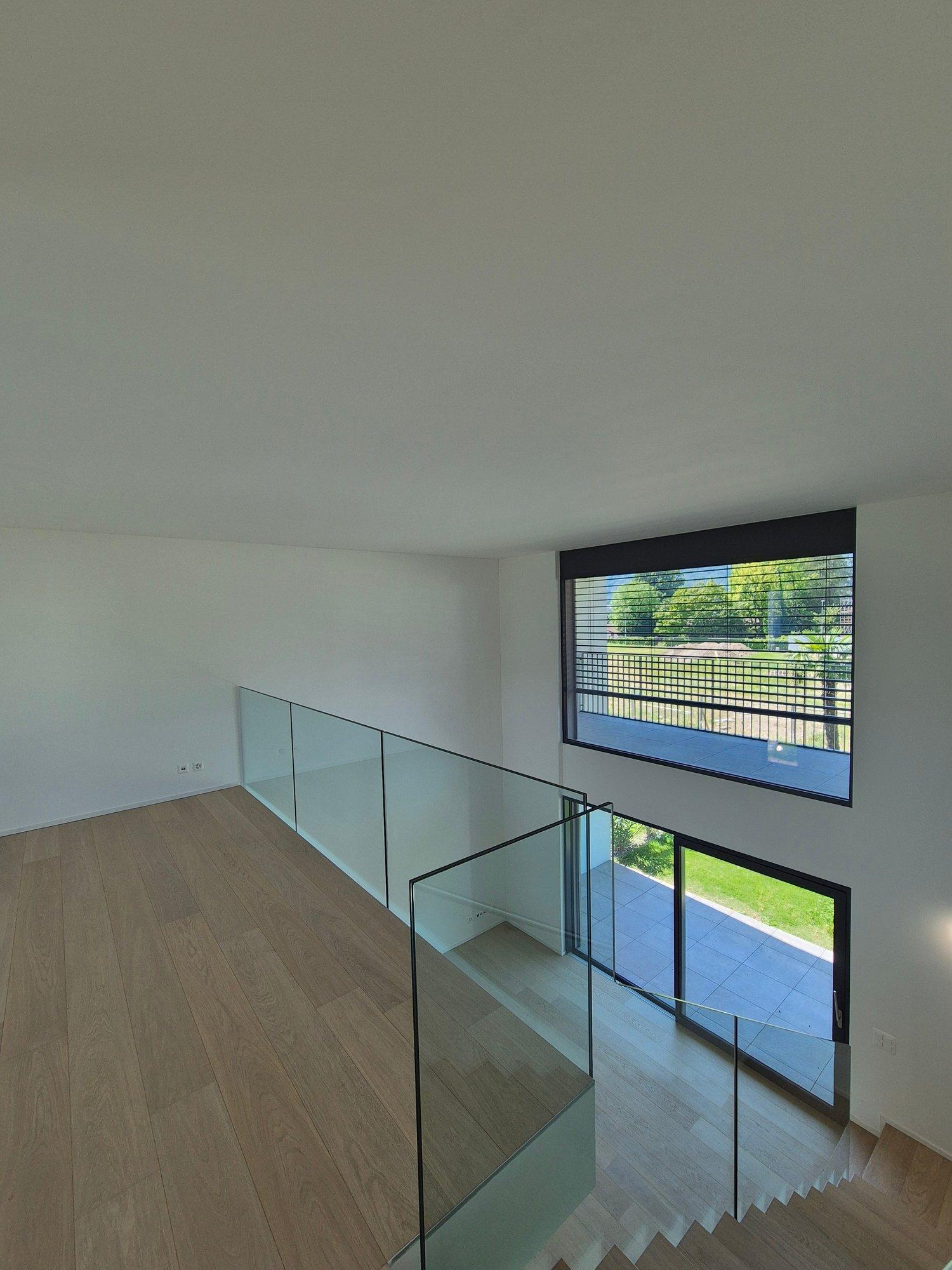 Casa moderna con piscina a Caslano – Disponibile subito