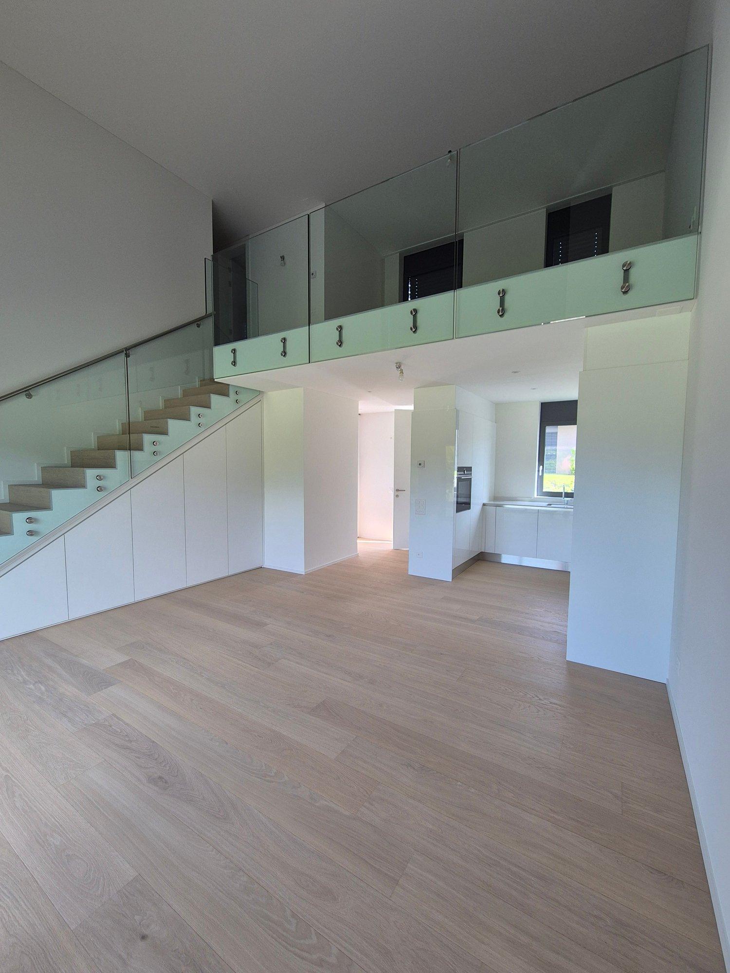 Casa moderna con piscina a Caslano – Disponibile subito
