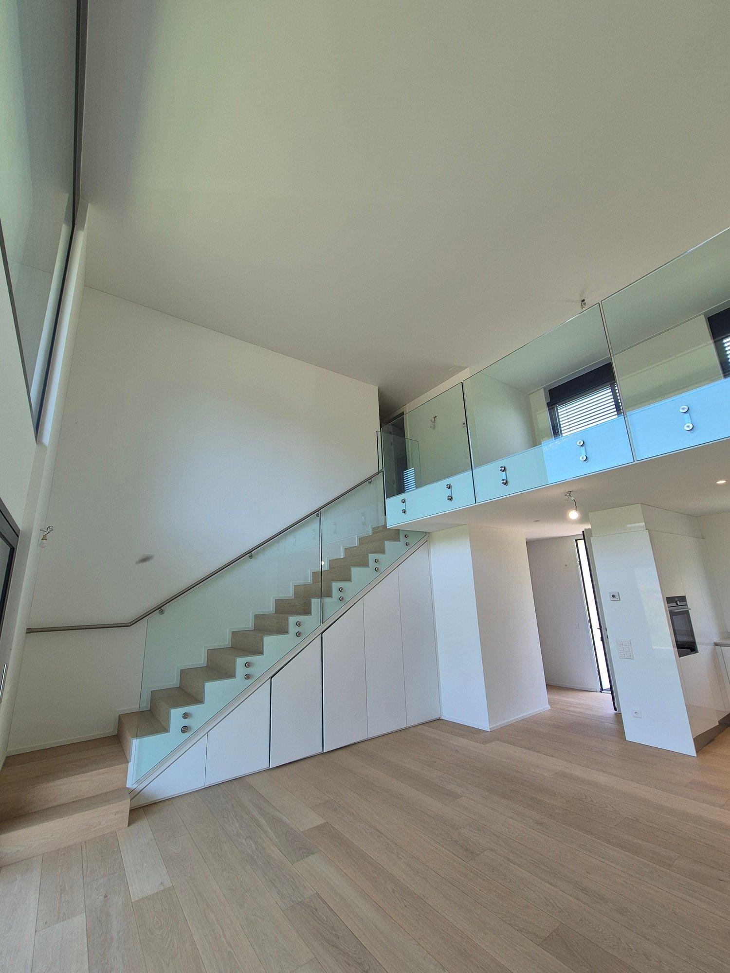 Casa moderna con piscina a Caslano – Disponibile subito