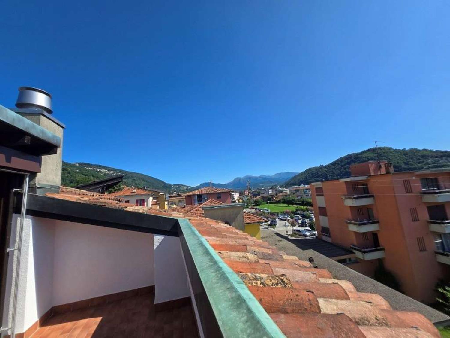 Agno, affitto duplex 5 locali con terrazzi